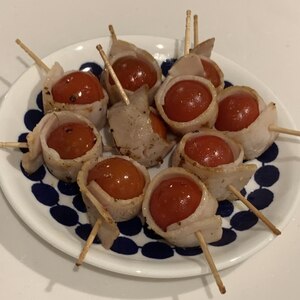 プチトマトのベーコン巻き♪